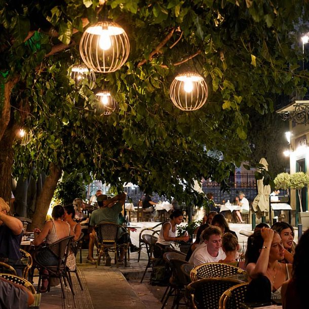 Outdoor dining at L’Amiral restaurant in Plaka, Athens