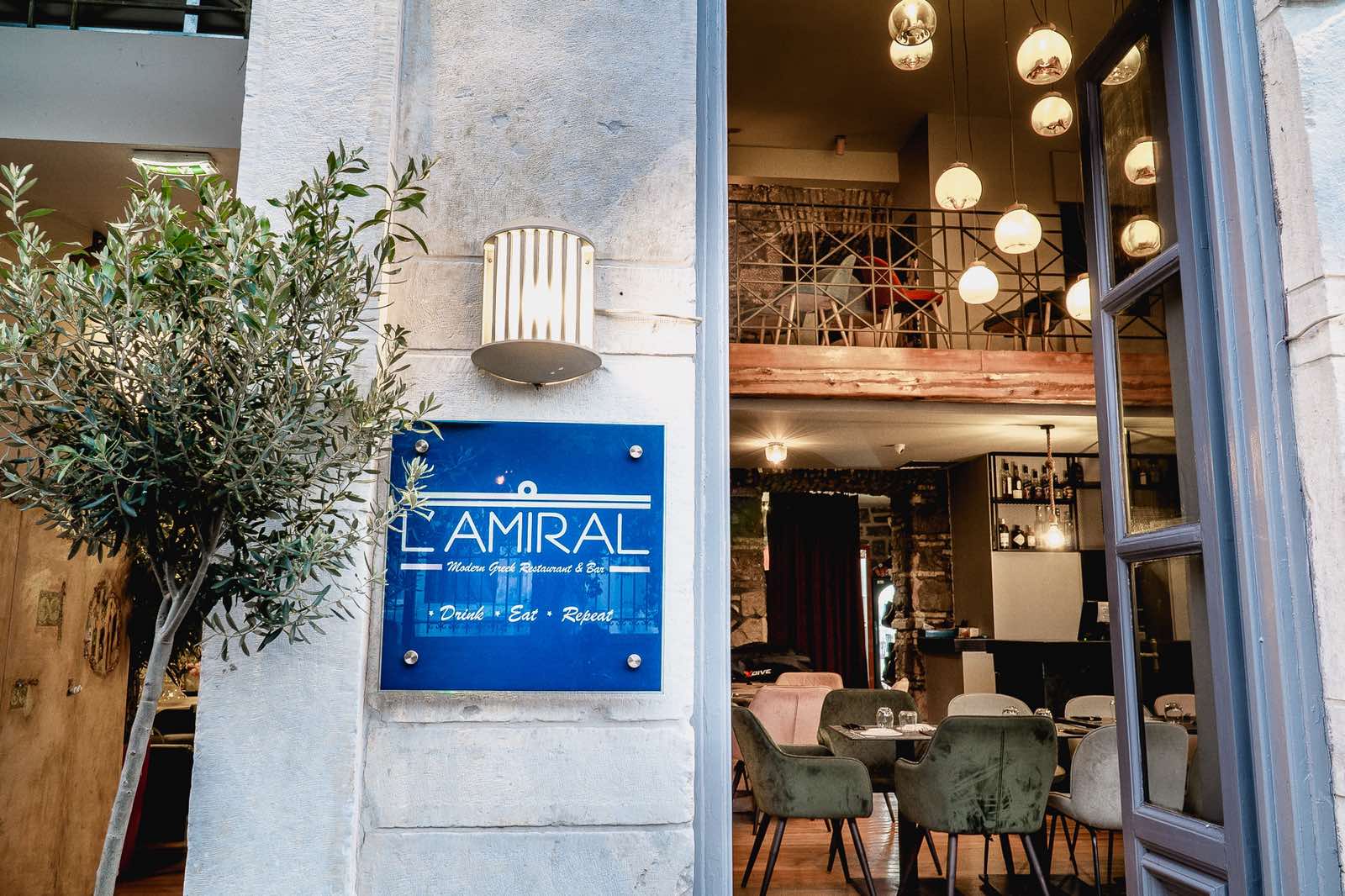 Entrance of L’Amiral restaurant in Plaka, Athens